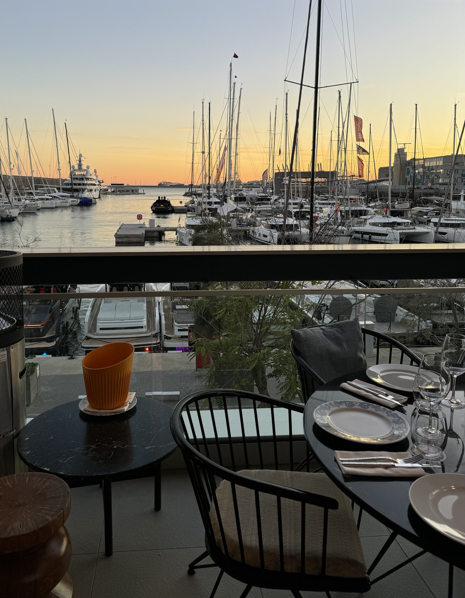 Velissima Barcelona: Authentic Italian Cuisine, Live Shows & Stunning Views